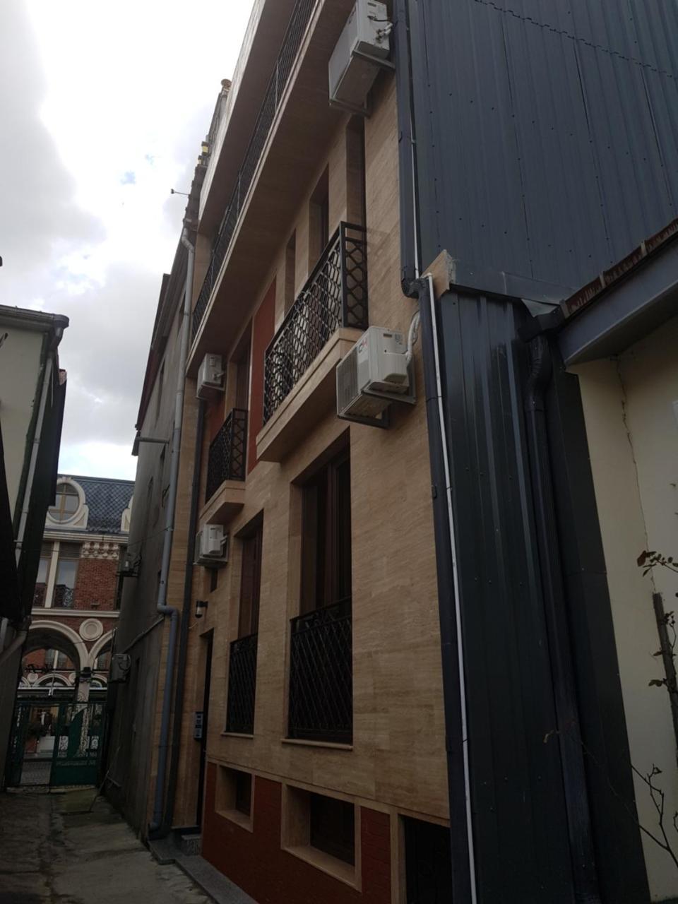 Piazza Batumi Guesthouse Exterior photo