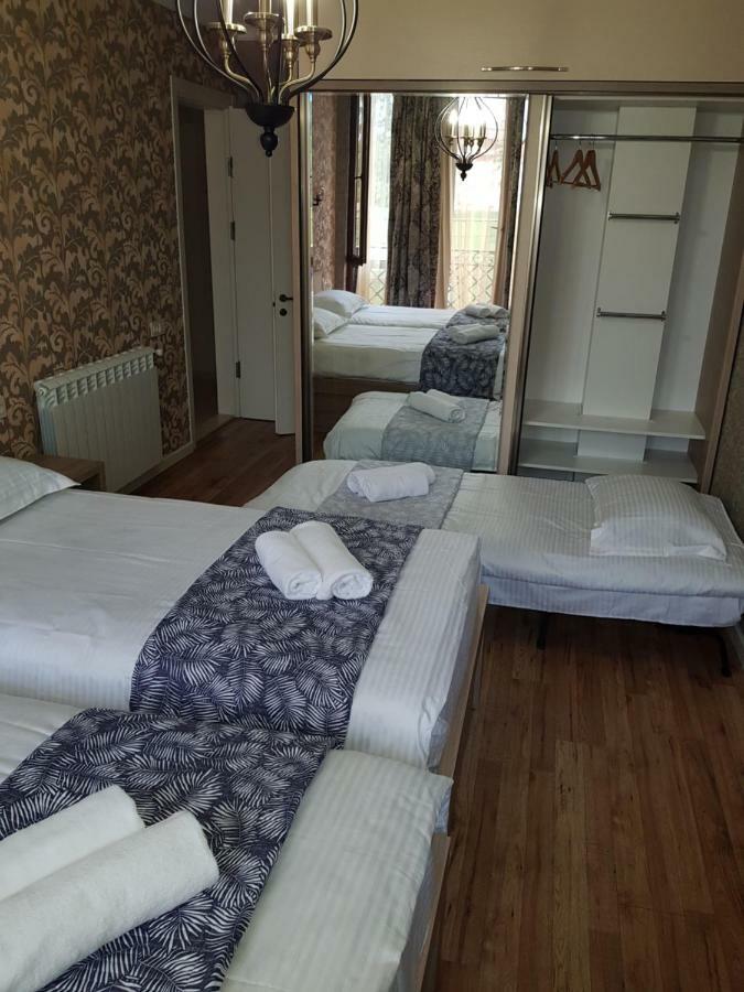 Piazza Batumi Guesthouse Exterior photo