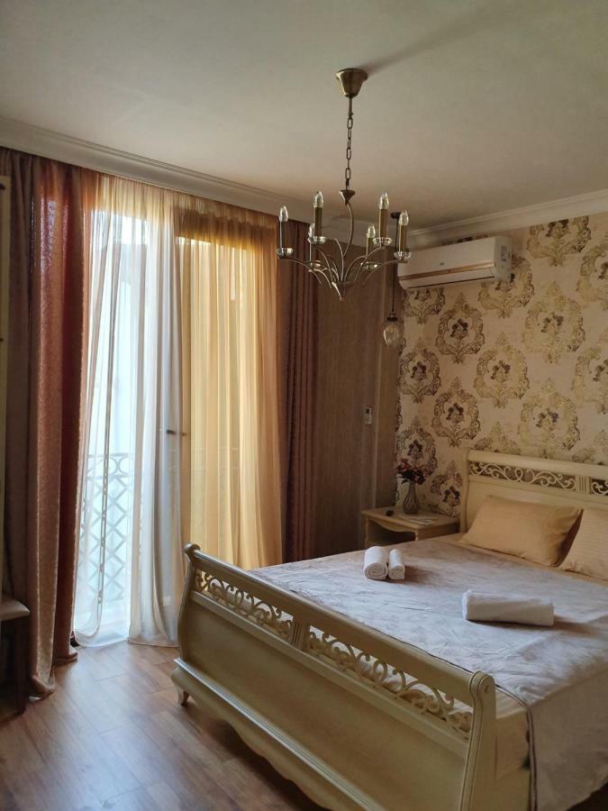 Piazza Batumi Guesthouse Exterior photo