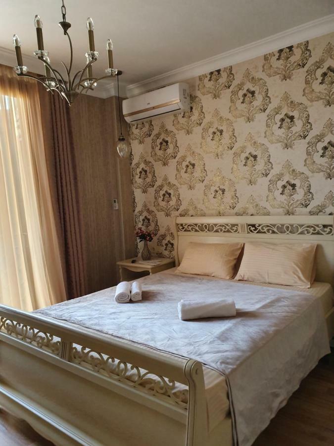 Piazza Batumi Guesthouse Exterior photo